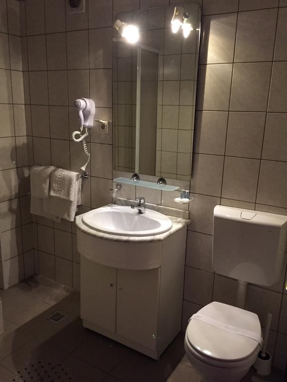 Hotel Mic Бухарест Экстерьер фото