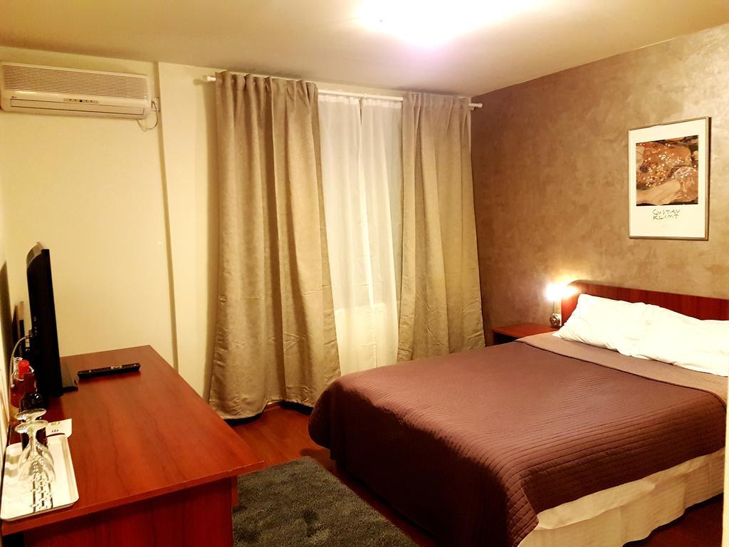 Hotel Mic Бухарест Экстерьер фото