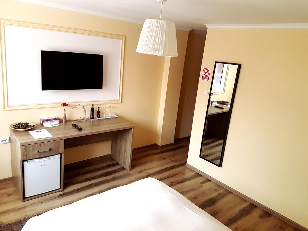 Hotel Mic Бухарест Экстерьер фото