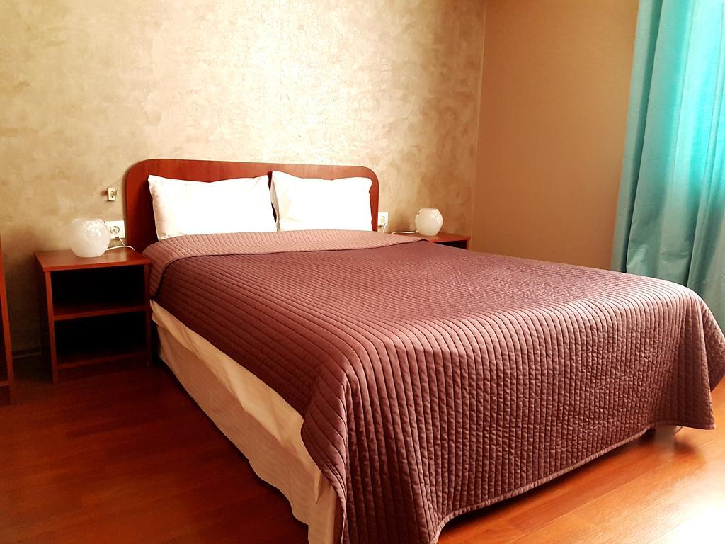 Hotel Mic Бухарест Экстерьер фото