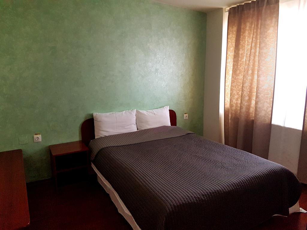 Hotel Mic Бухарест Экстерьер фото