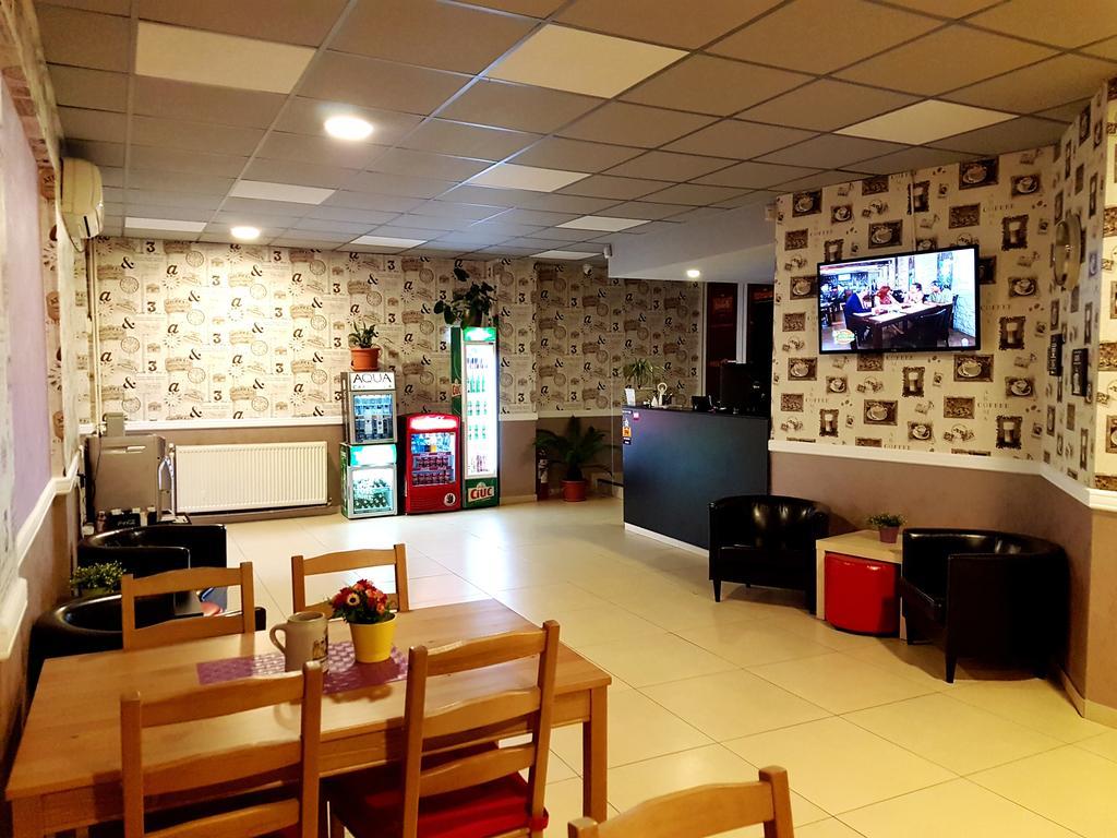 Hotel Mic Бухарест Экстерьер фото