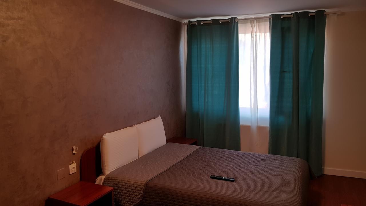 Hotel Mic Бухарест Экстерьер фото