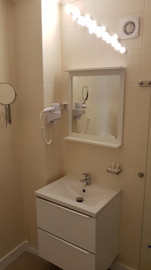 Hotel Mic Бухарест Экстерьер фото